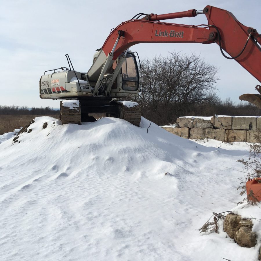 Heavy duty excavator